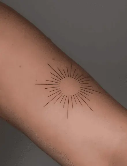 32 Straight Lines Geometrical Sun Tattoo