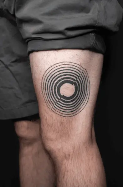 Thin and Bold Circular Lines Thigh Tattoo