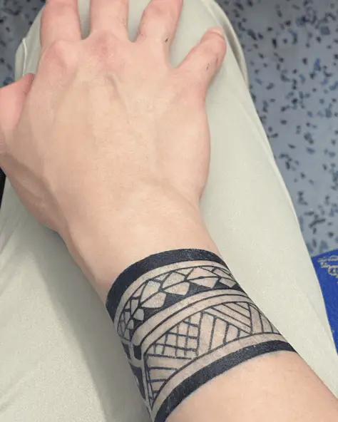 Tribal Pattern Wristband Tattoo