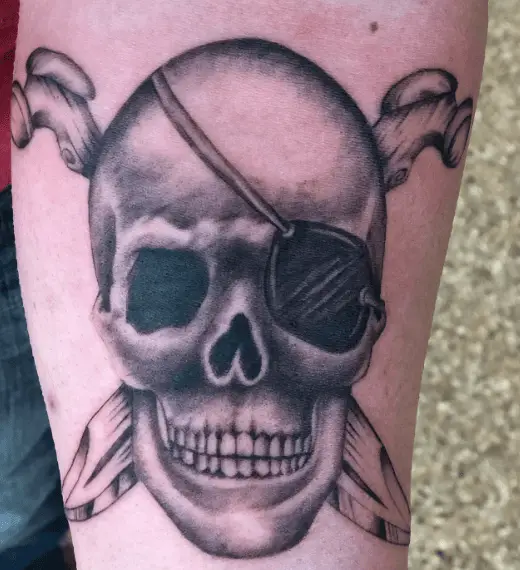 Jolly Rogers Pirate Skull Tattoo
